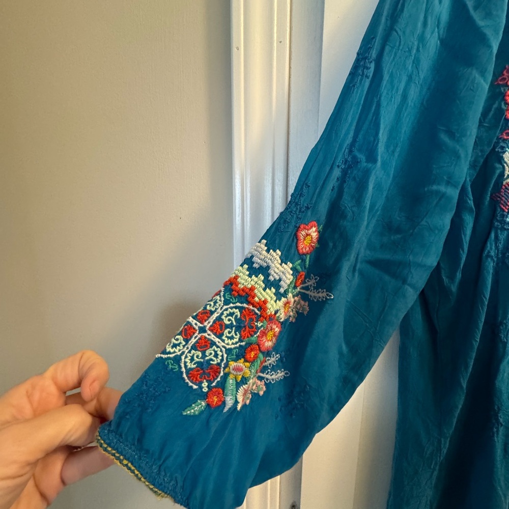 Johnny Was Embroidered Tunic Top Boho Teal Floral 3/4 Sleeve Size small - Picture 2 of 7